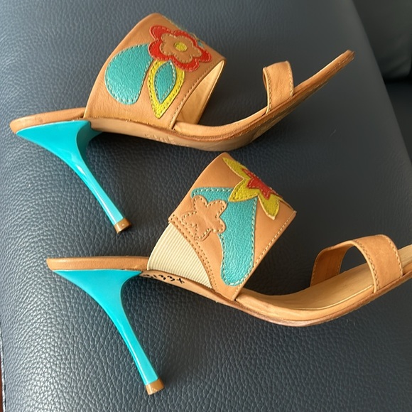Beautiful, comfortable sandals. Very good condition - Picture 3 of 5